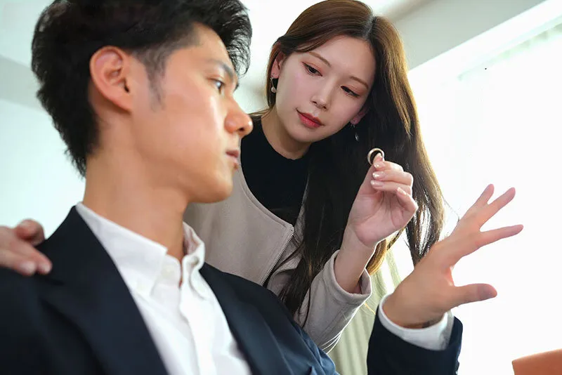 Người vợ đi đi chơi, ông xã ở nhà bị nhỏ em người vợ gạ đụ không trượt phát nào